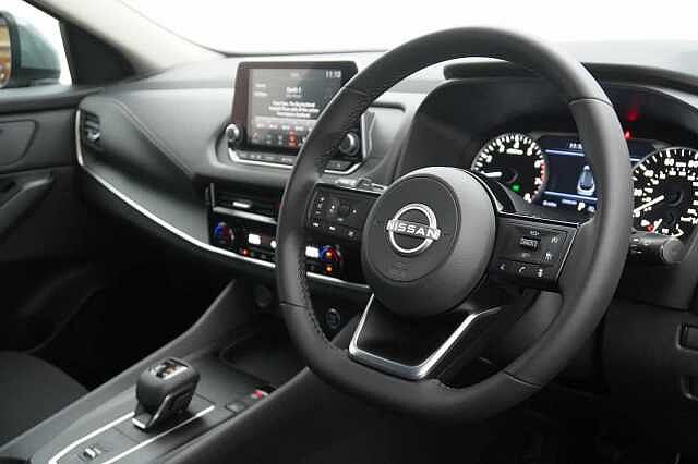 Nissan Qashqai 1.3 DIG-T MH 158 Acenta Premium X-Tronic Auto with Rear View Camera