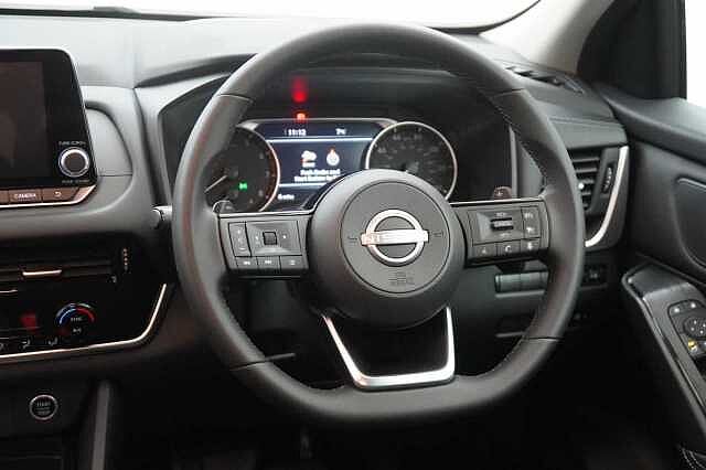 Nissan Qashqai 1.3 DIG-T MH 158 Acenta Premium X-Tronic Auto with Rear View Camera