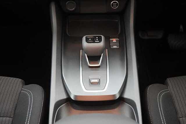 Nissan Qashqai 1.3 DIG-T MH 158 Acenta Premium X-Tronic Auto with Rear View Camera