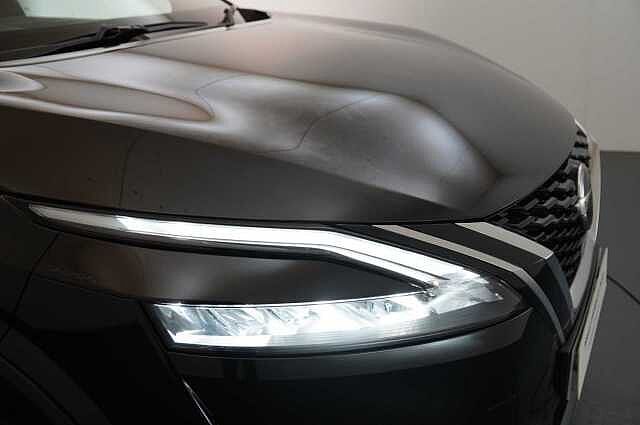 Nissan Qashqai 1.3 DIG-T MH 158 Acenta Premium X-Tronic Auto with Rear View Camera