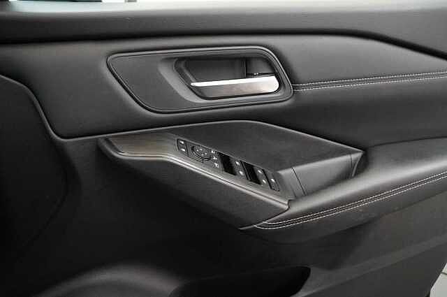 Nissan Qashqai 1.3 DIG-T MH 158 Acenta Premium X-Tronic Auto with Rear View Camera