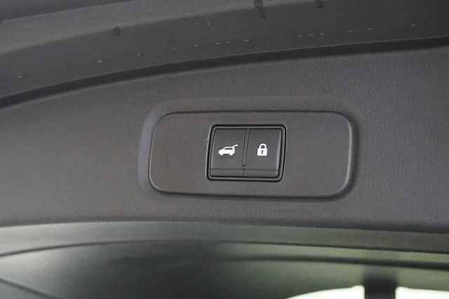 Nissan Qashqai 1.3 DIG-T MH 158 4WD Tekna+ X-Tronic Auto with BOSE and Pro Pilot Assist