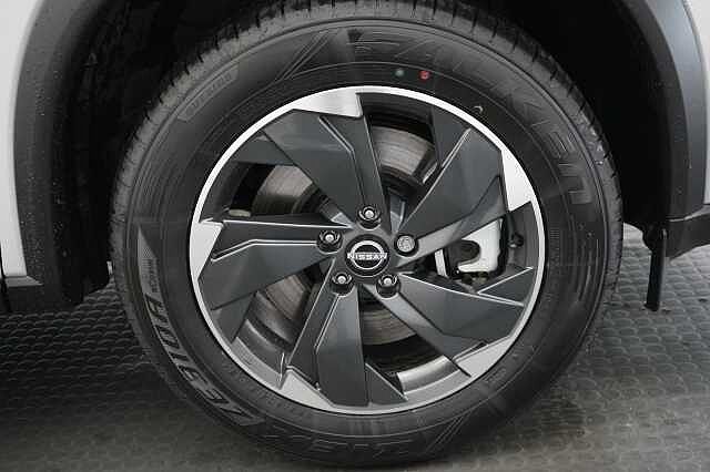 Nissan X-Trail 1.5 204 e-Power N-Connecta Auto with 5 Seats + Sat Nav and 360 Cameras