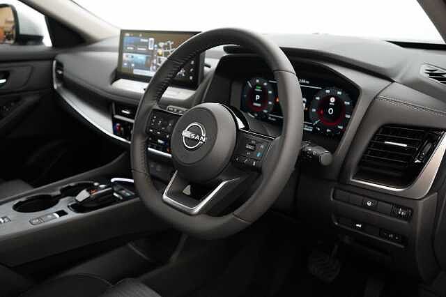 Nissan X-Trail 1.5 204 e-Power N-Connecta Auto with 5 Seats + Sat Nav and 360 Cameras