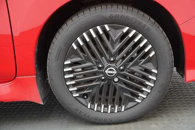 Nissan LEAF 39KW N-Connecta Auto with Sat Nav and 360 Around View Cameras