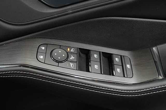 Nissan X-Trail 1.5 204 e-Power N-Connecta Auto with 5 Seats + Sat Nav and 360 Cameras