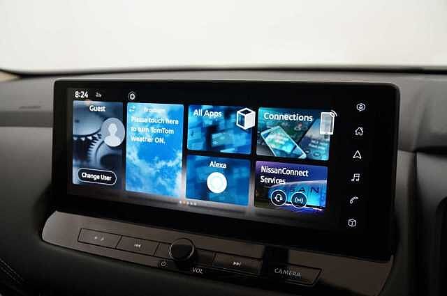Nissan Qashqai 1.3 DIG-T MH 158 N-Connecta X-Tronic Auto with Sat Nav and 360 View Cameras