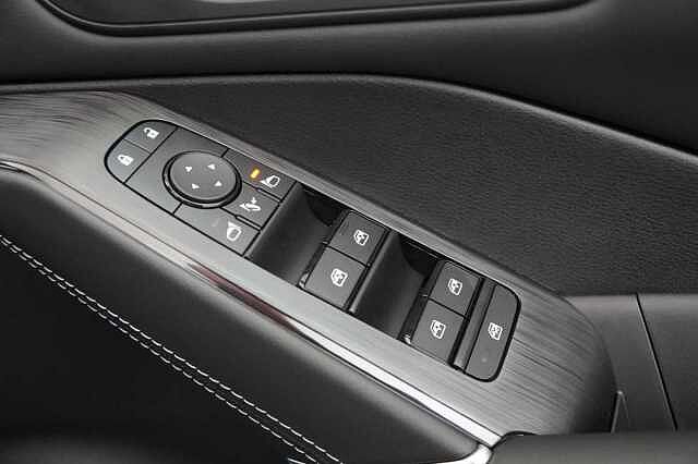 Nissan Qashqai 1.3 DIG-T MH 158 N-Connecta X-Tronic Auto with Sat Nav and 360 View Cameras