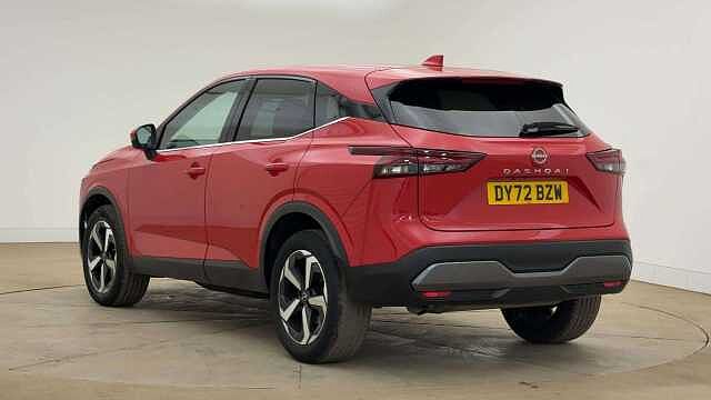 Nissan Qashqai 1.3 DIG-T MH 158 N-Connecta X-Tronic Auto with Sat Nav and 360 View Cameras