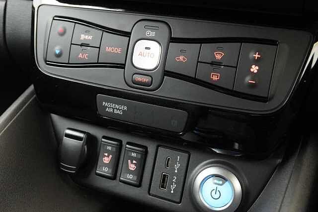 Nissan LEAF 40KW 10 Limited Edition Auto with Sat Nav and 360 View Cameras