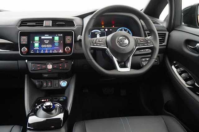 Nissan LEAF 40KW 10 Limited Edition Auto with Sat Nav and 360 View Cameras