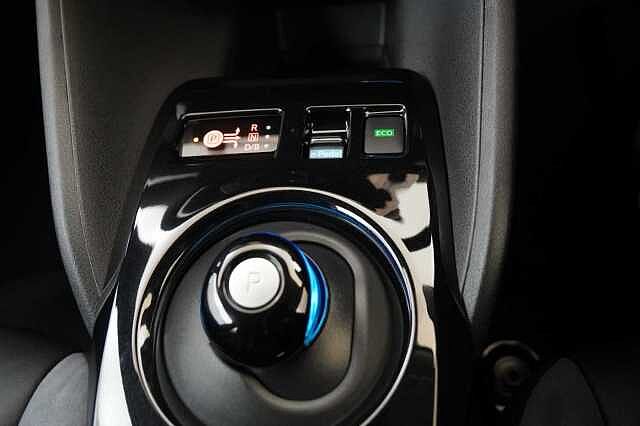 Nissan LEAF 39KW Tekna Auto with BOSE Audio and Pro Pilot Assist + Chrome Design Pack