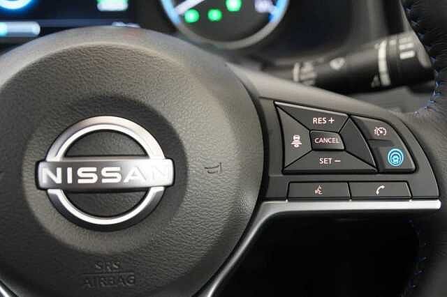 Nissan LEAF 39KW Tekna Auto with BOSE Audio and Pro Pilot Assist + Chrome Design Pack