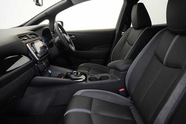 Nissan LEAF 39KW Tekna Auto with BOSE Audio and Pro Pilot Assist + Chrome Design Pack