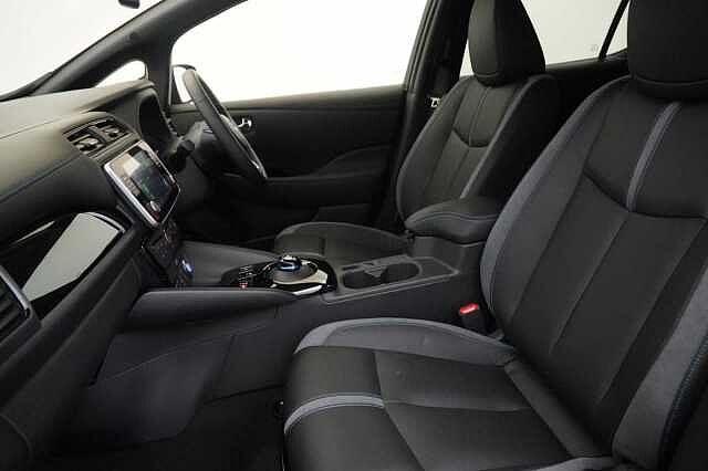 Nissan LEAF 39KW Tekna Auto with BOSE Audio and Pro Pilot Assist + Chrome Design Pack