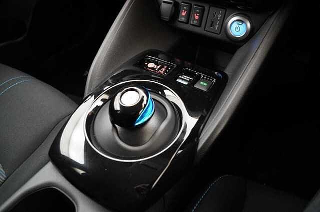 Nissan LEAF 39KW N-Connecta Auto with Pro Pilot Pack + Sat Nav and 360 View Cameras