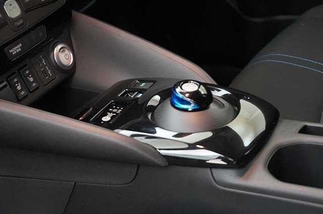 Nissan LEAF 39KW N-Connecta Auto with Pro Pilot Pack + Sat Nav and 360 View Cameras