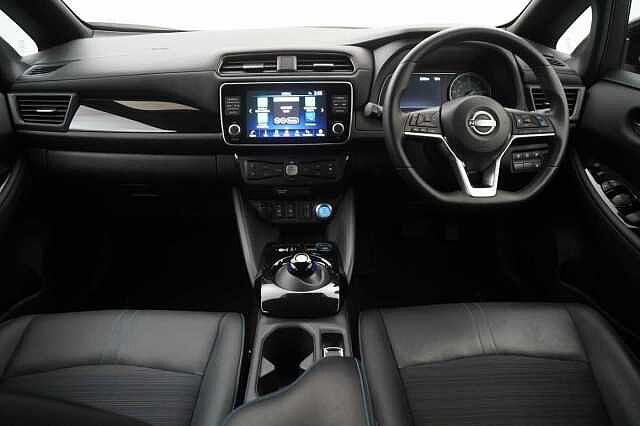 Nissan LEAF 39KW N-Connecta Auto with Pro Pilot Pack + Sat Nav and 360 View Cameras