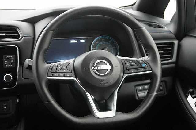 Nissan LEAF 39KW N-Connecta Auto with Pro Pilot Pack + Sat Nav and 360 View Cameras
