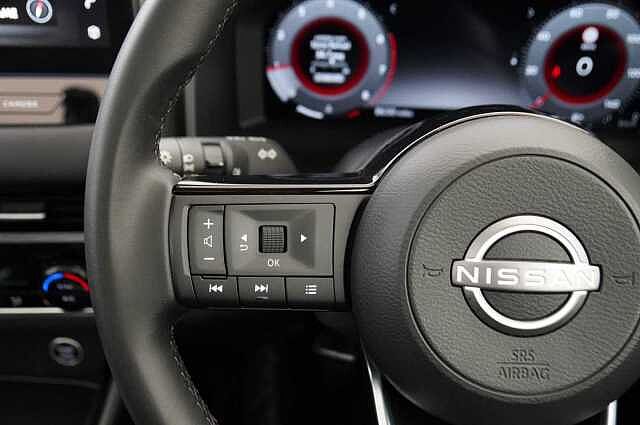 Nissan Qashqai 1.3 DIG-T MH 140 N-Connecta with Sat Nav and 360 View Cameras