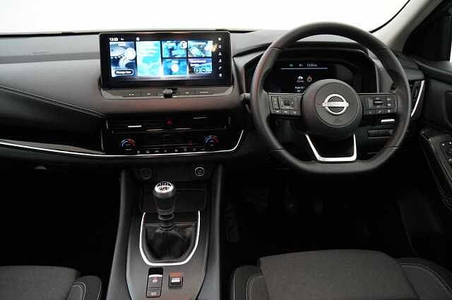 Nissan Qashqai 1.3 DIG-T MH 140 N-Connecta with Sat Nav and 360 View Cameras