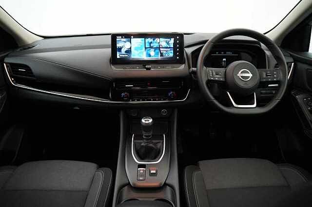 Nissan Qashqai 1.3 DIG-T MH 140 N-Connecta with Sat Nav and 360 View Cameras