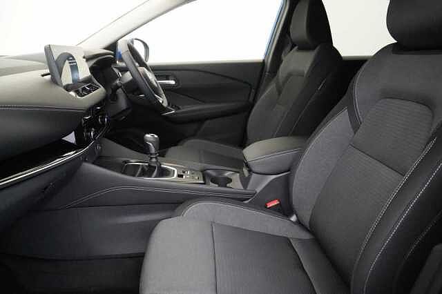Nissan Qashqai 1.3 DIG-T MH 140 N-Connecta with Sat Nav and 360 View Cameras