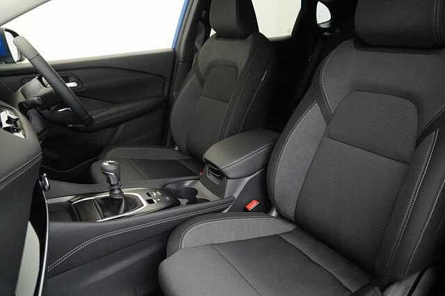 Nissan Qashqai 1.3 DIG-T MH 140 N-Connecta with Sat Nav and 360 View Cameras