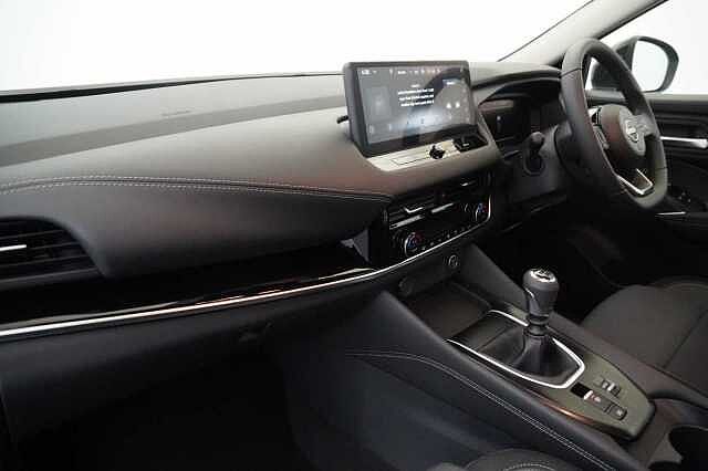 Nissan Qashqai 1.3 DIG-T MH 140 N-Connecta with Sat Nav and 360 View Cameras