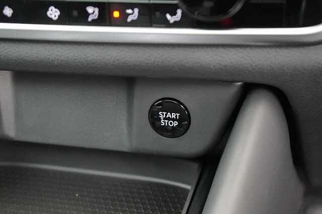 Nissan Qashqai 1.5 190 e-Power N-Connecta Auto with Glass Roof + Sat Nav and 360 Cameras