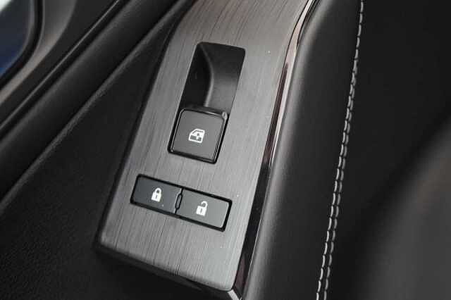 Nissan Qashqai 1.5 190 e-Power N-Connecta Auto with Glass Roof + Sat Nav and 360 Cameras