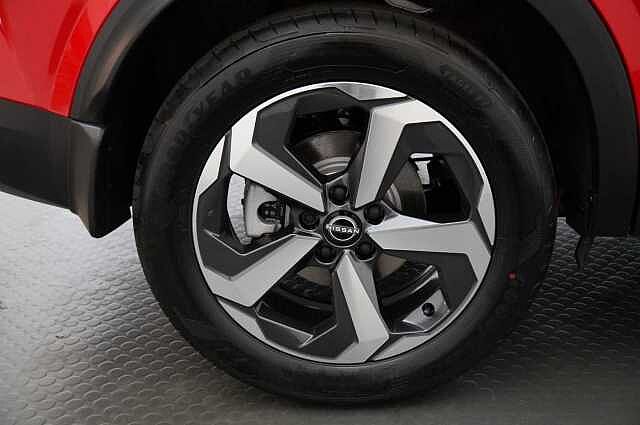 Nissan Qashqai 1.5 190 e-Power N-Connecta Auto with Glass Roof + Sat Nav and 360 Cameras