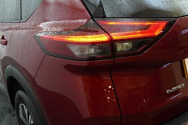 Nissan X-Trail 1.5 e-Power e-4ORCE AWD 213 N-Connecta Auto with 5 Seats and 360 Cameras