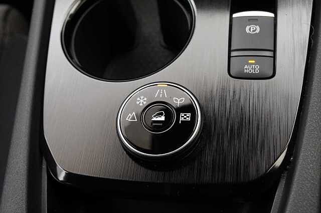 Nissan X-Trail 1.5 e-Power e-4ORCE AWD 213 N-Connecta Auto with 5 Seats and 360 Cameras