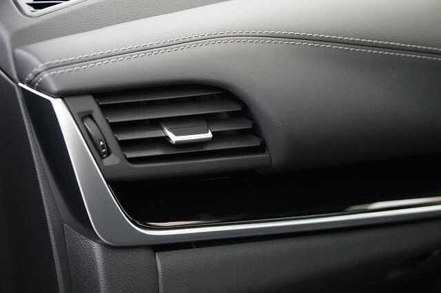 Nissan Qashqai 1.3 DIG-T MH 158 N-Connecta Auto with Nav + 360 Cameras and Glass Roof Pack