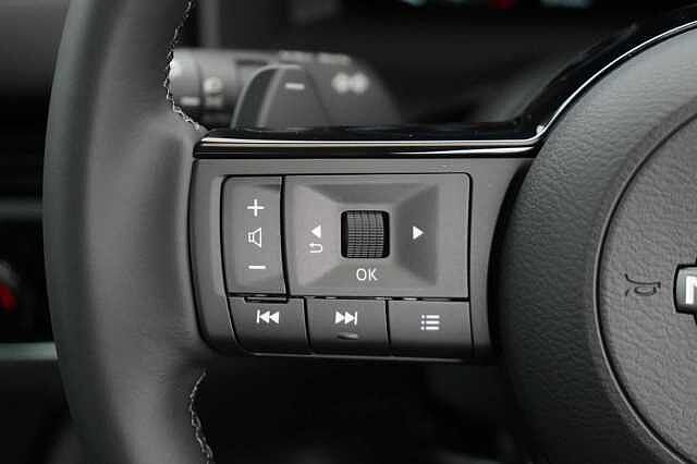 Nissan Qashqai 1.3 DIG-T MH 158 N-Connecta Auto with Nav + 360 Cameras and Glass Roof Pack