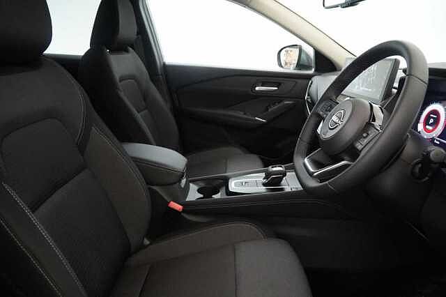 Nissan Qashqai 1.3 DIG-T MH 158 N-Connecta Auto with Nav + 360 Cameras and Glass Roof Pack