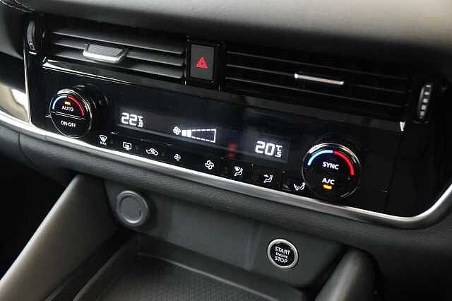 Nissan Qashqai 1.3 DIG-T MH 158 N-Connecta Auto with Nav + 360 Cameras and Glass Roof Pack