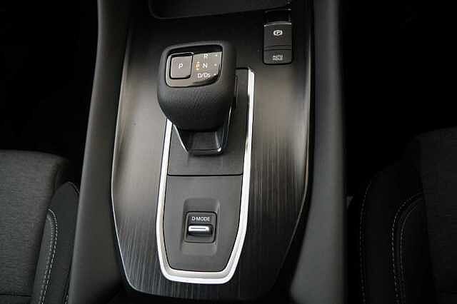 Nissan Qashqai 1.3 DIG-T MH 158 N-Connecta Auto with Nav + 360 Cameras and Glass Roof Pack