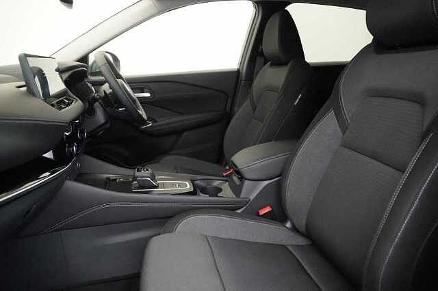 Nissan Qashqai 1.3 DIG-T MH 158 N-Connecta Auto with Nav + 360 Cameras and Glass Roof Pack