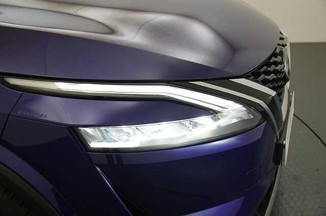 Nissan Qashqai 1.3 DIG-T MH 158 N-Connecta Auto with Nav + 360 Cameras and Glass Roof Pack