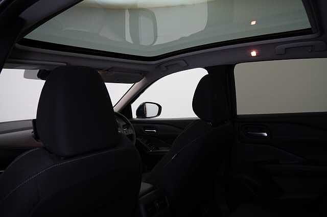 Nissan Qashqai 1.3 DIG-T MH 158 N-Connecta Auto with Nav + 360 Cameras and Glass Roof Pack