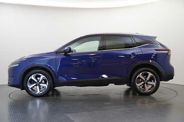 Nissan Qashqai 1.3 DIG-T MH 158 N-Connecta Auto with Nav + 360 Cameras and Glass Roof Pack