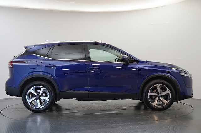 Nissan Qashqai 1.3 DIG-T MH 158 N-Connecta Auto with Nav + 360 Cameras and Glass Roof Pack