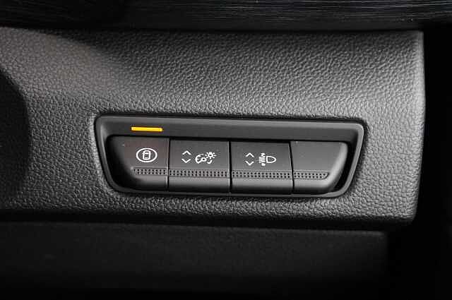 Nissan Primastar 2.0 dCi 150 Tekna Auto L2H1 LWB 3.0T Van with Sat Nav and Rear Camera