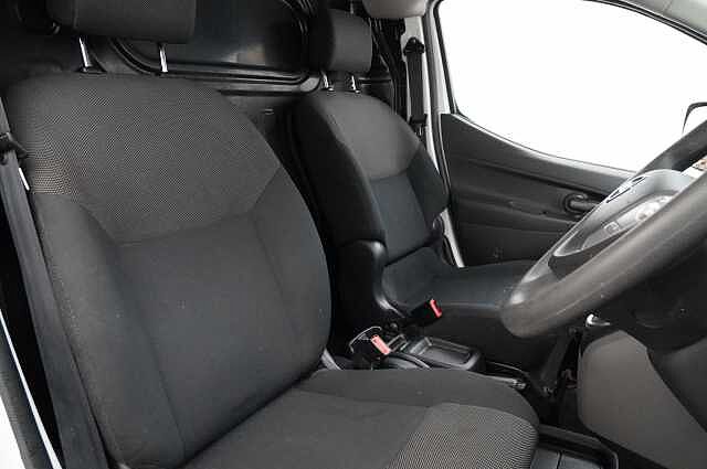Nissan e-NV200 40KW Acenta Auto Panel Van with Auto Air Con