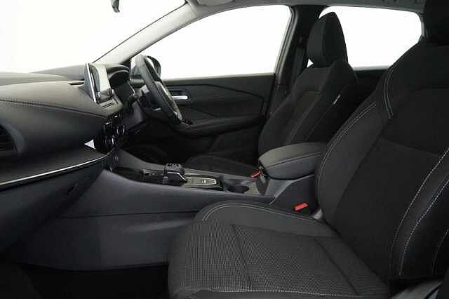 Nissan Qashqai 1.3 DIG-T MH 158 Acenta Premium X-Tronic Auto with Rear View Camera