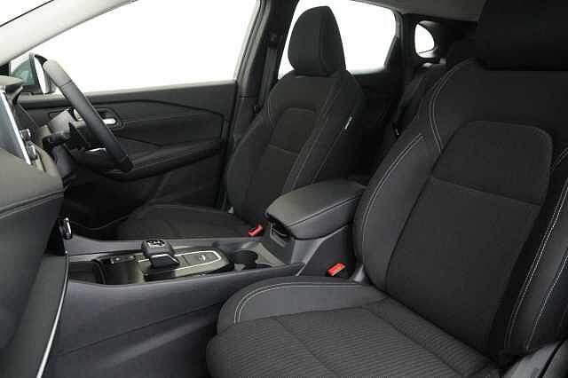 Nissan Qashqai 1.3 DIG-T MH 158 Acenta Premium X-Tronic Auto with Rear View Camera