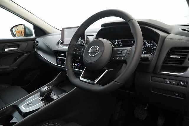 Nissan Qashqai 1.3 DIG-T MH 158 Acenta Premium X-Tronic Auto with Rear View Camera