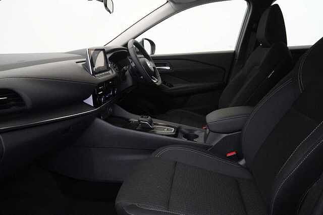 Nissan Qashqai 1.3 DIG-T MH 158 Acenta Premium X-Tronic Auto with Rear View Camera